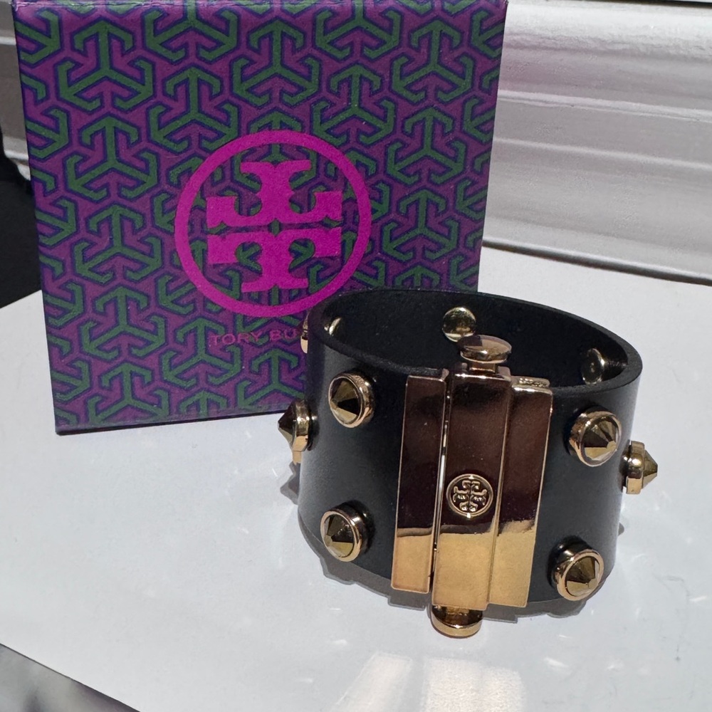 🖤✨ Edgy Luxe: Tory Burch Black Leather and Gold Studded Cuff ✨🖤
